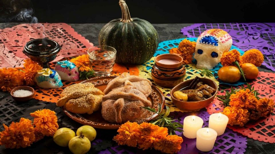 La ofrenda de Día de Muertos no es solo decoración, sino un homenaje. Conoce cómo y dónde colocarla para respetar la tradición.