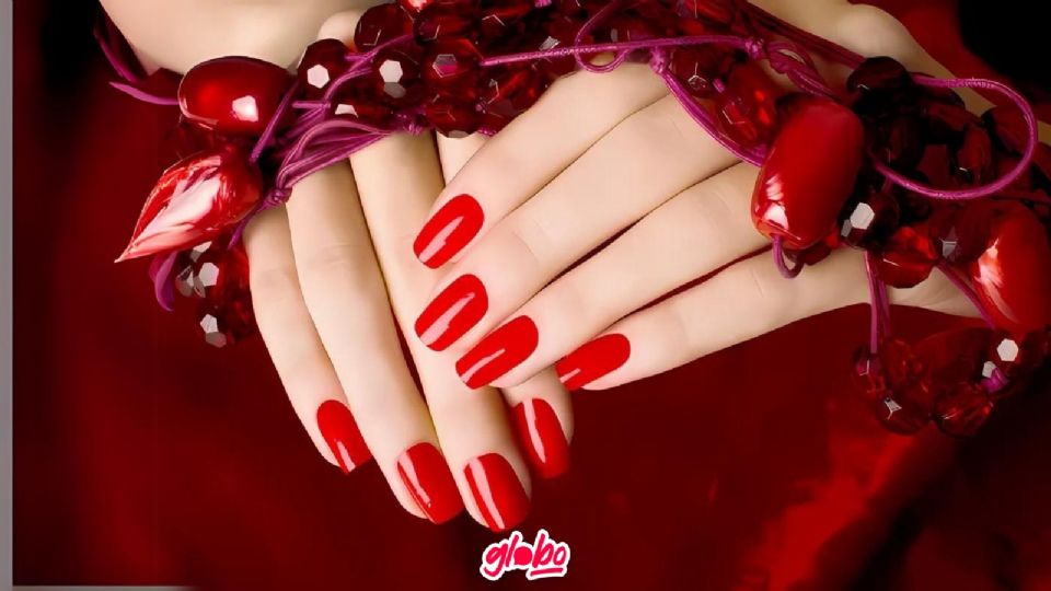 ¿Qué significan las uñas rojas y qué efecto tienen en los hombres?