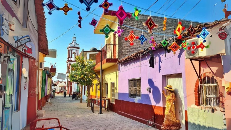 El Pueblo Mágico de Nayarit conocido como 'la Venecia mexicana' y la cuna mítica de Aztlán es Mexcaltitán.