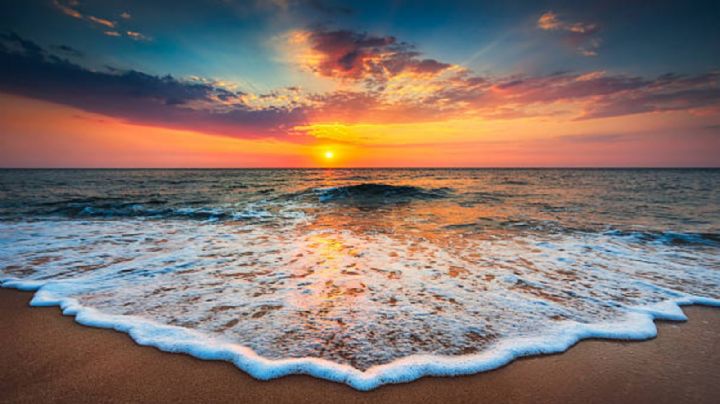 Descubre cuál es el mejor destino turístico para ver la magia del Primer Amanecer del 2025