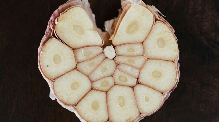 ¿Cuáles son los beneficios de comer ajo crudo diario?
