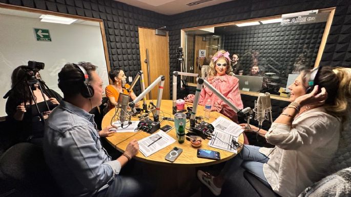 Lolita Cortes y Velvetine en Café Globo platican todo sobre el estreno de "La Más"