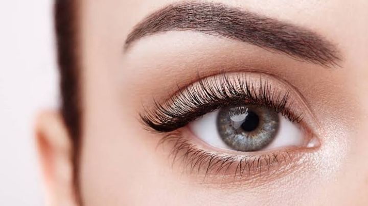 Rímel casero con 3 ingredientes: Te ayudará a tener pestañas largas y onduladas