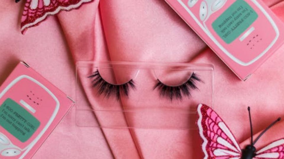 Estos son los peligros de usar pestañas postizas.