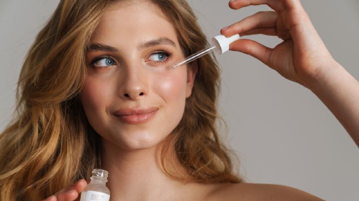 El contorno de ojos con cafeína más bueno y barato para mujeres de más de 50+