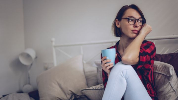 ¿Crees que tu ex aún no te olvida? Estas señales demostrarían que sigue enamorado de ti