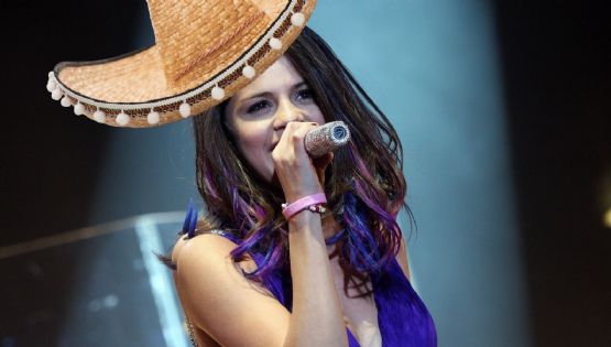 Selena Gómez fue captada bailando el ‘Tucanazo’ junto a Benny Blanco