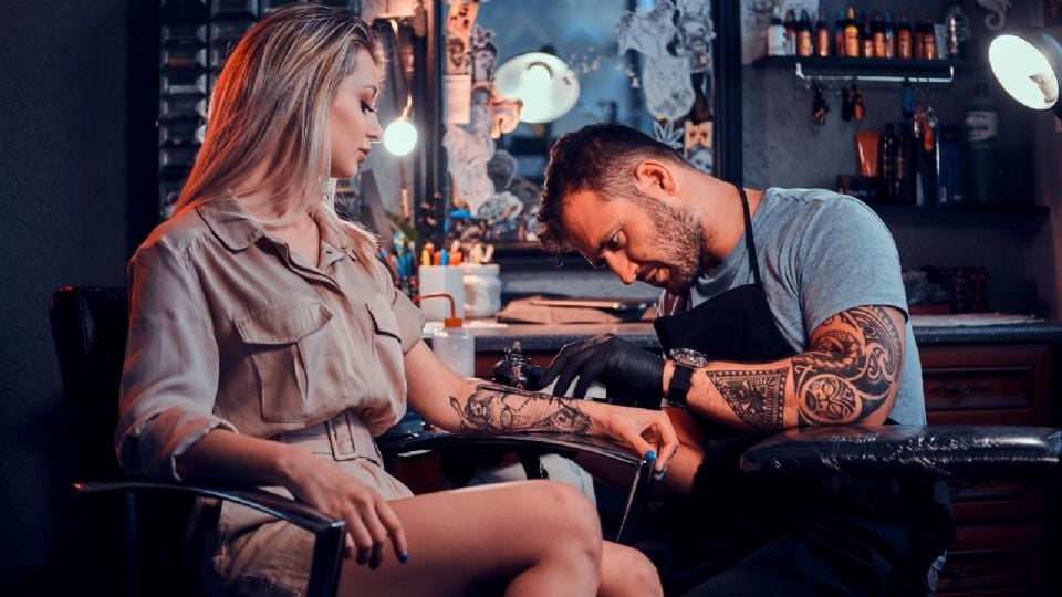 FOTO: El hijo de Yuya se hace su primer tatuaje en el brazo