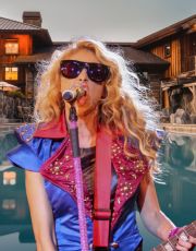 Foto descriptiva de: Paulina Rubio es desalojada de su mansión en Miami ¿Qué pasó?