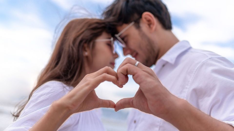 ¿Victoria Ruffo y César Évora en un romance? Así respondió el actor ante los rumores