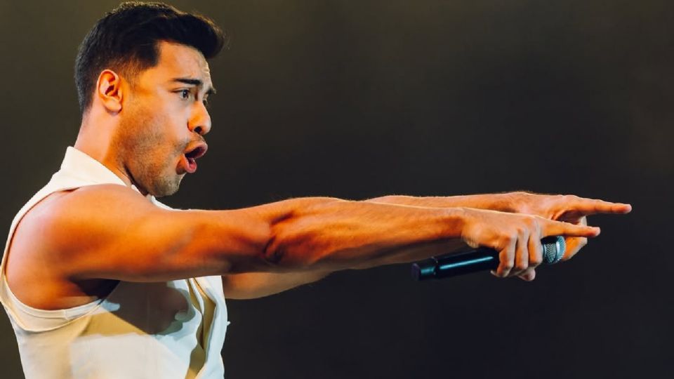 La mejor canción para dedicar de Carlos Rivera.