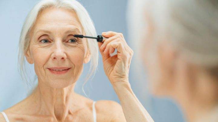 Los 5 mejores delineadores que duran hasta 36 horas para mujeres elegantes de 50 años, según la IA