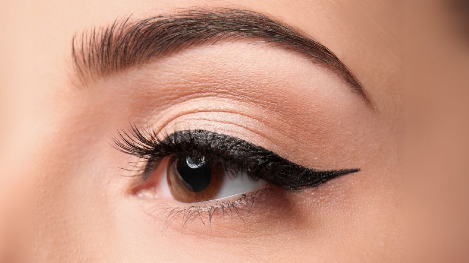 El delineado para párpados caídos que levantará tu mirada en solo segundos.