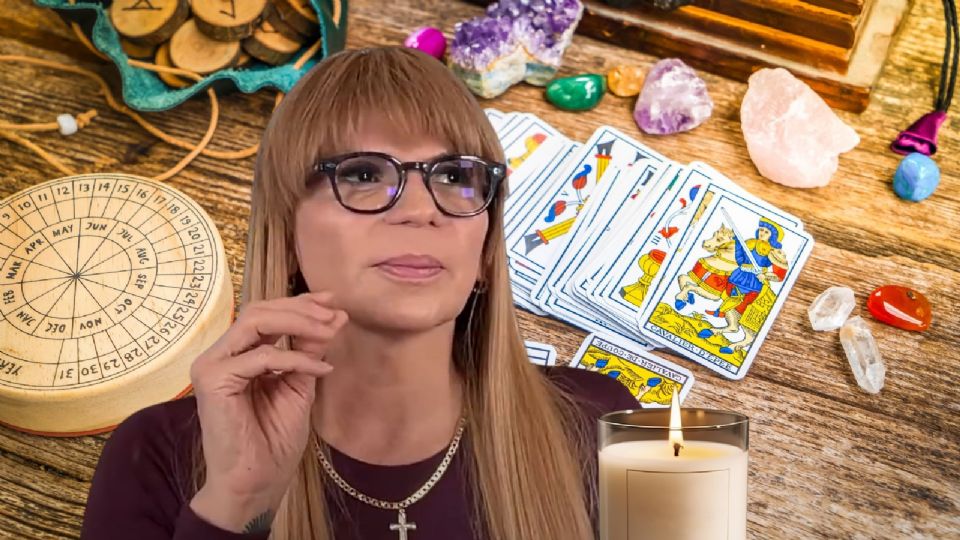 Las predicciones del Horóscopo Mhoni Vidente HOY domingo 3 de agosto, revelan un día lleno de magia, transformación y consejos del Tarot para la claridad mental.