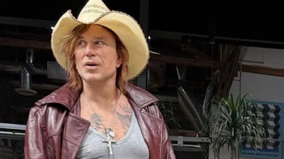 Mickey Rourke, icónico actor de Hollywood, enfrenta una delicada situación financiera.